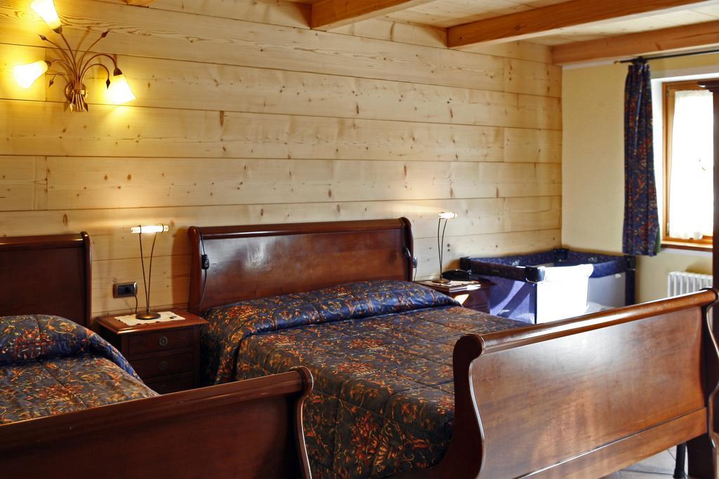 Hotel Les Combes La Salle Zewnętrze zdjęcie